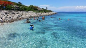 Tắm biển ở Bãi Sạn: Một trải nghiệm khó bỏ qua khi đến Nha Trang